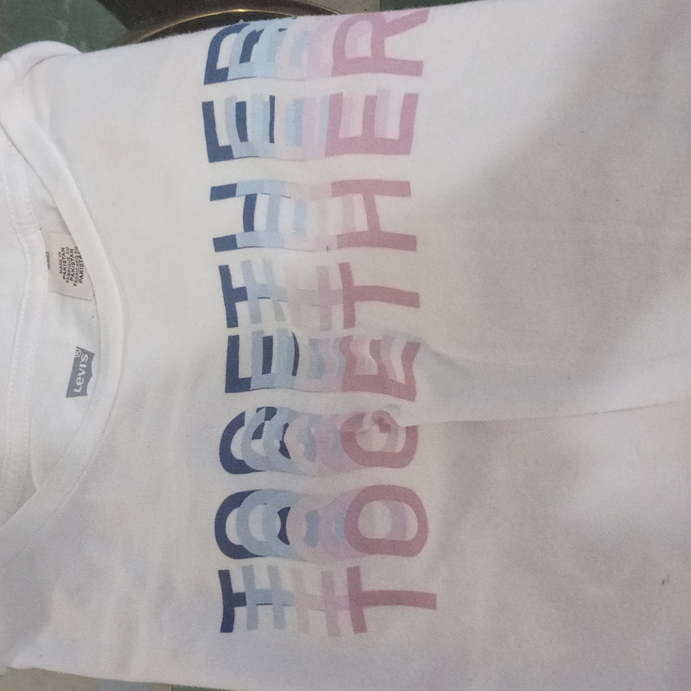 Levi tee shirt